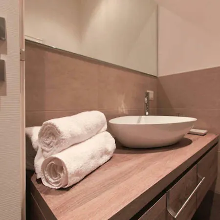 Cenisio Apartment Milan